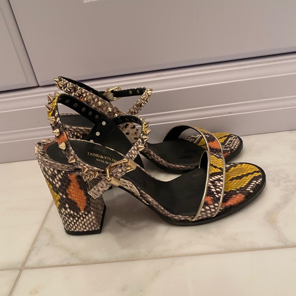 Great condition!!!! Women size 9 heels